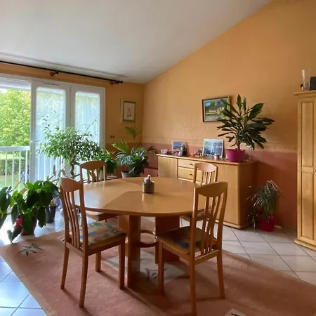 Villa Maison Avec Beau Jardin Arbore Torcy